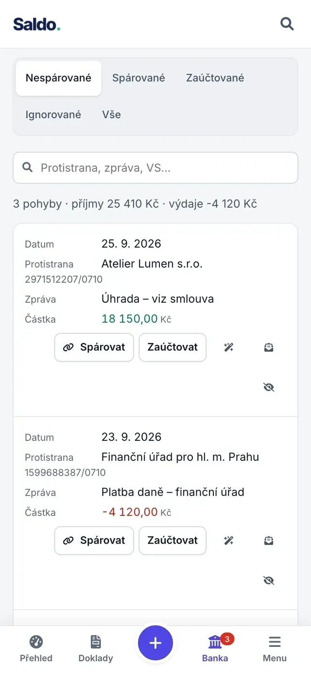 Banka na telefonu: přepínač stavů pohybů, nespárované pohyby jako karty s tlačítky Spárovat a Zaúčtovat a dolní lišta s aktivní položkou Banka a počtem nespárovaných pohybů.