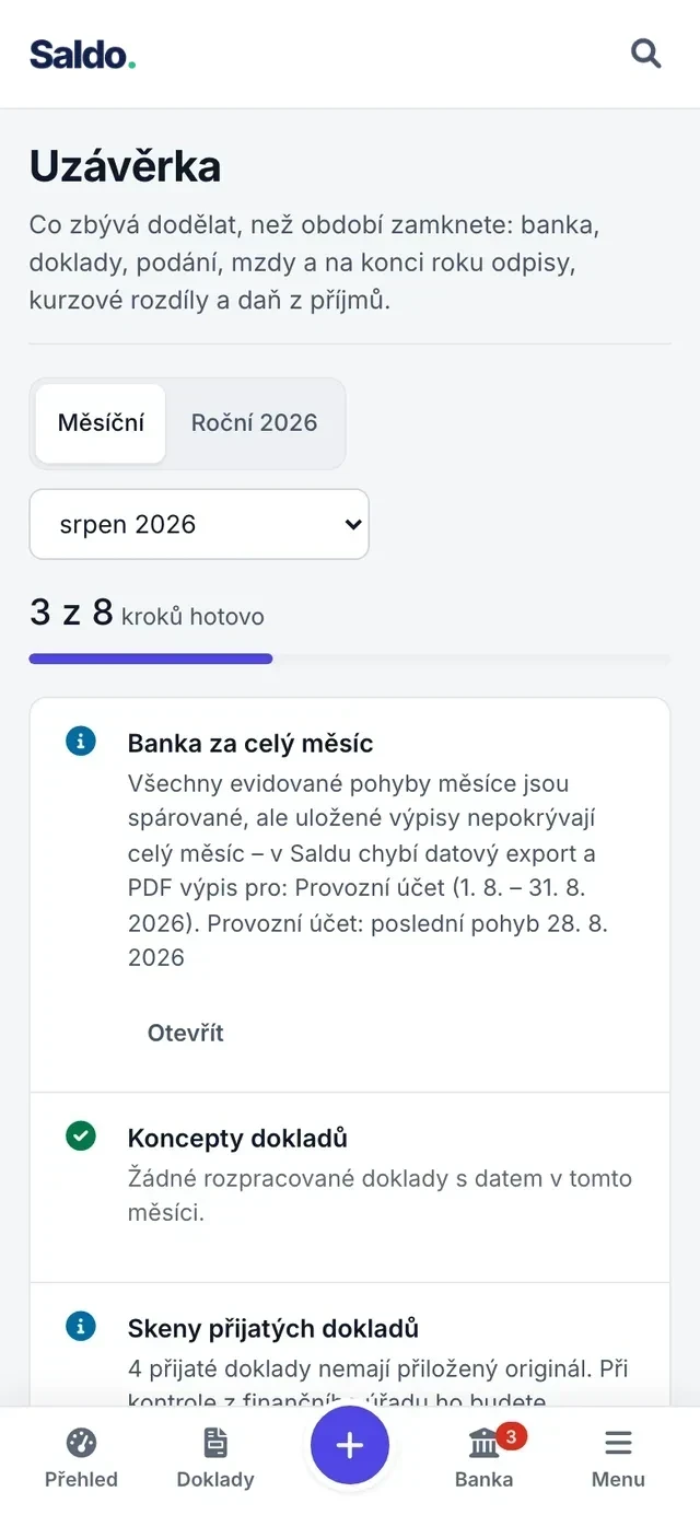 Měsíční kontrola na telefonu s přepínačem Měsíční a Roční, výběrem měsíce a prvními kroky.